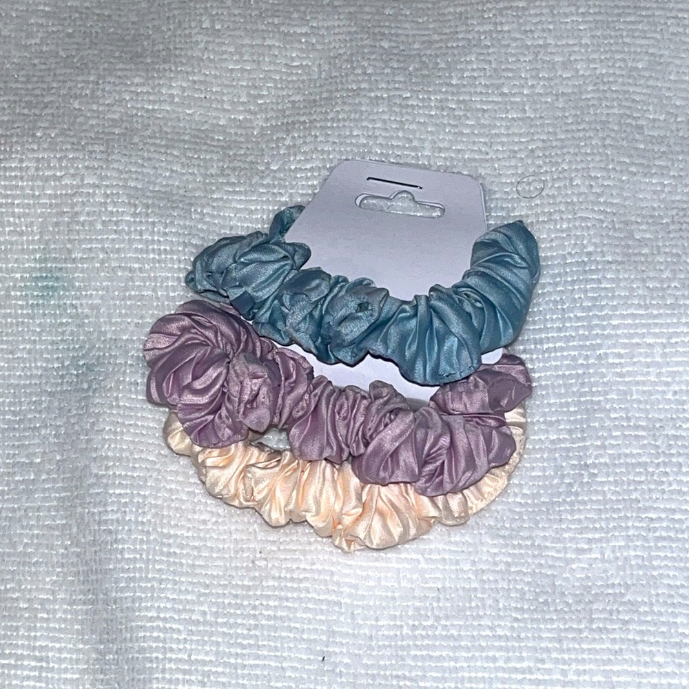 Hair Bundle - Picture 3 of 5